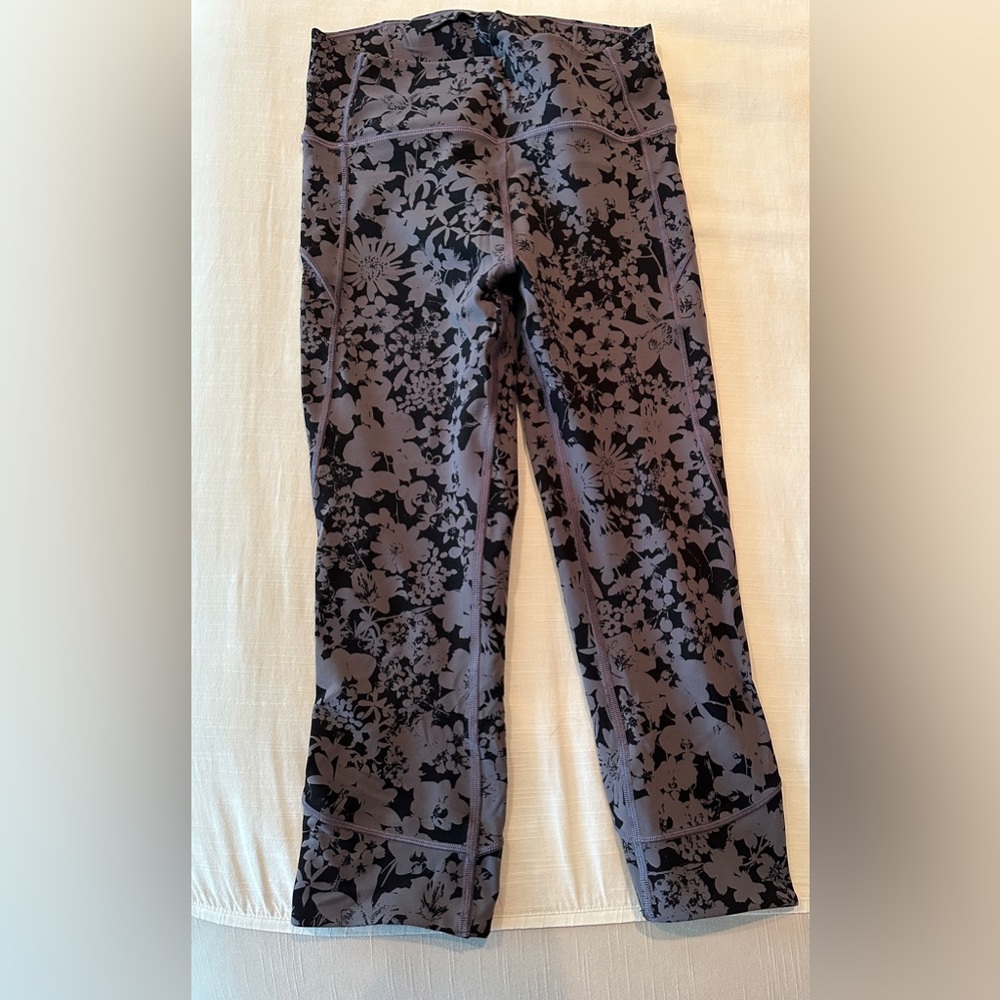 Lululemon size 6 In Movement crop high waisted yoga